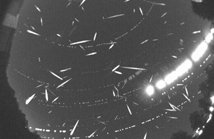 <strong>La lluvia de meteoros de las gemínidas alcanza su pico: ¿cómo y cuándo observarla?</strong>