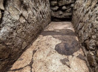<strong>Descubren un piso de mosaico de tiempos del Imperio Romano que estuvo desaparecido por más de 2.000 años</strong>