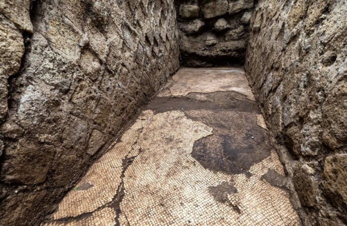 <strong>Descubren un piso de mosaico de tiempos del Imperio Romano que estuvo desaparecido por más de 2.000 años</strong>