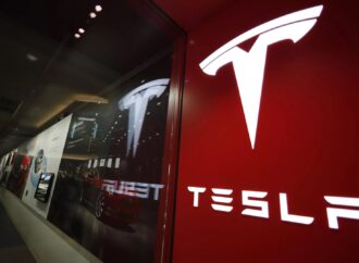 Tesla anuncia otra ola de despidos en el primer trimestre de 2023