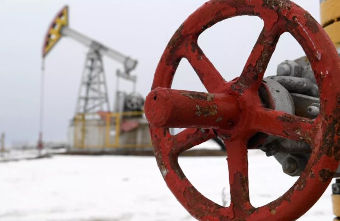 “Mera medida propagandística”: un experto analiza el impacto de las sanciones al petróleo ruso