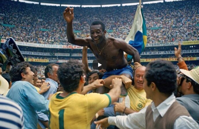 <strong>Muere Pelé, el niño prodigio brasileño que pasó de ser lustrabotas a ‘Rey’ del fútbol mundial</strong>