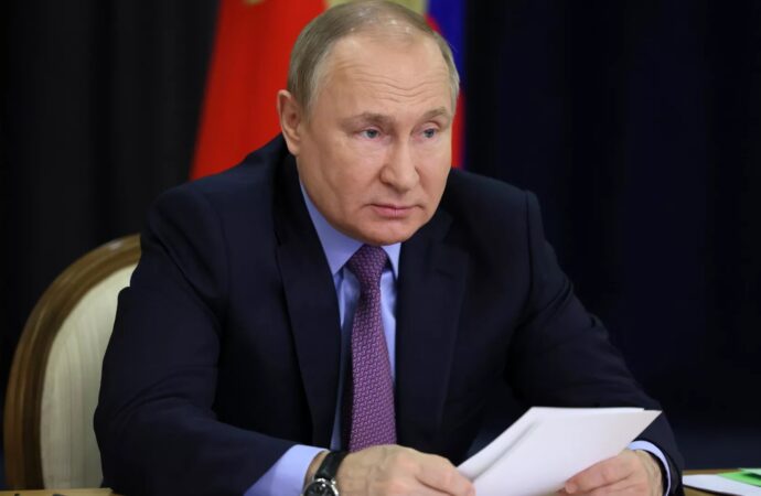 Putin: el tope del precio al petróleo ruso se corresponde a los precios actuales y no nos afecta