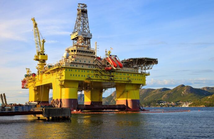 Noruega debate qué hacer con el aumento multimillonario de sus beneficios de gas y petróleo a raíz de la guerra en Ucrania