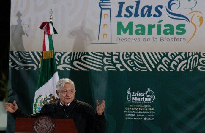 <strong>López Obrador firma un acuerdo para declarar área natural protegida a terrenos turísticos de México</strong>