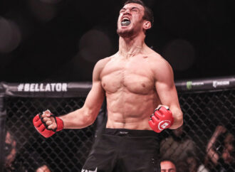 <strong>Usmán Nurmagomédov aniquila a una leyenda de las MMA en medio asalto</strong>