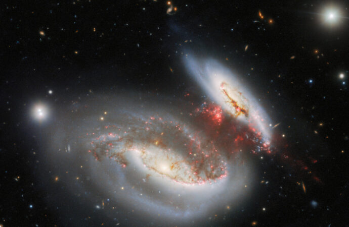 <strong>Captan la colisión de dos ‘galaxias Caramelo’ a 180 millones de años luz</strong>