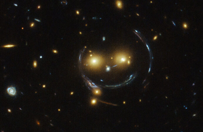 <strong>Los ‘anillos de Einstein’ nos acercan a resolver el debate sobre la materia oscura</strong>