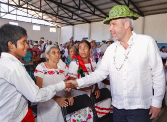 <strong>Bedolla apoyará construcción de carretera en la comunidad indígena El Coire</strong>