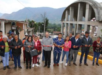 <strong>José Luis Téllez Marín, inauguró la pavimentación de la calle sin nombre de la localidad de San Bartolo Cuitareo.</strong>