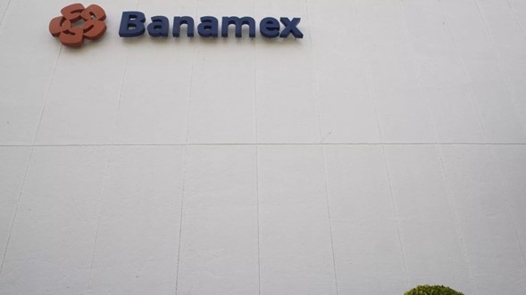 <strong>Ya no habrá venta directa de Banamex: ¿qué riesgos y ventajas tiene México?</strong>