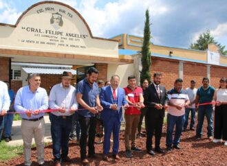 José Luis Téllez Marín, inauguro los trabajos de construcción de la barda perimetral de la Escuela Primaria General Felipe Ángeles de la Venta.