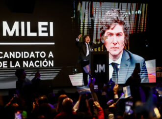 <strong>De comentarista televisivo a candidato presidencial: ¿cómo llegó Milei a ser favorito en Argentina?</strong>