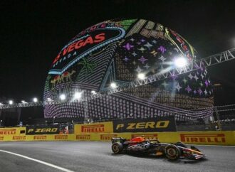 <strong>Caóticos ensayos para el GP de Las Vegas; ‘Checo’ Pérez termina cuarto</strong>